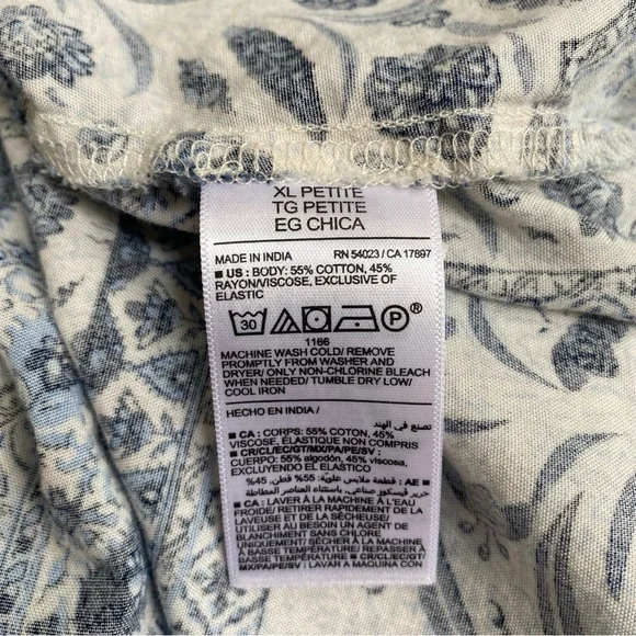 Old Navy Blue Paisley Print Waist-Defined Smocked Midi Dress Size XL Petite - Picture 15 of 15